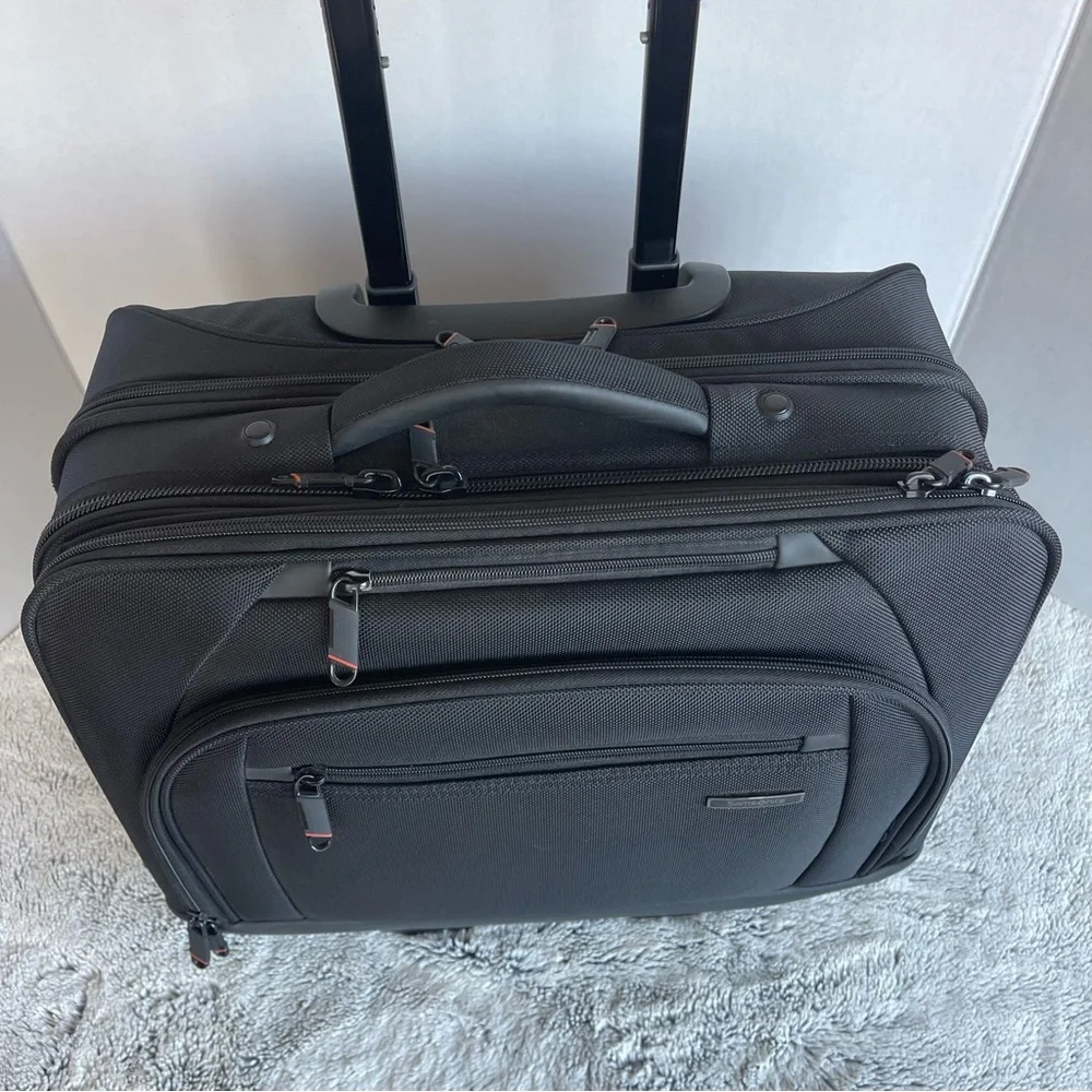 Samsonite Pro 4 DLX 2 Gusset Mobile Office